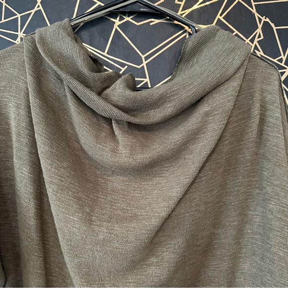 We The Free Off-Shoulder Top - Picture 3 of 8